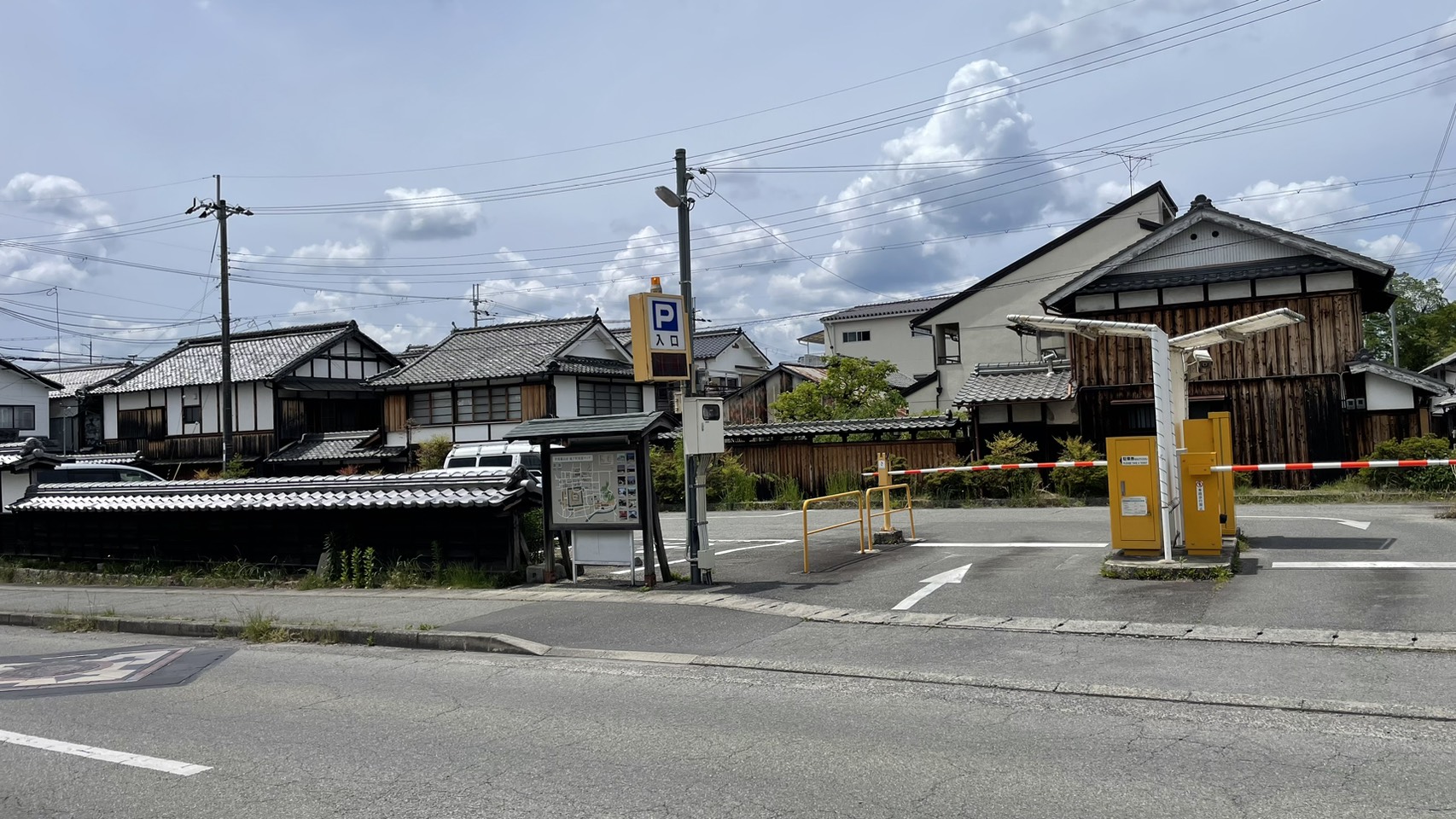 丹波篠山市営 歴史美術館前駐車場